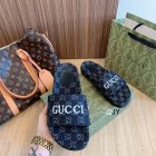 Gucci Men's Slippers 530